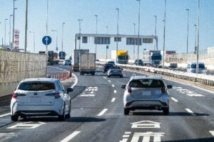 高速道路の事故を防ぐ、自社で育てる安全習慣